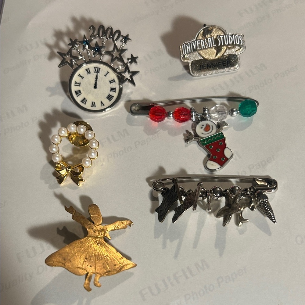 Assorted Holiday and Celebration Pins, Avon, Y2K Friendship Pin Brooches